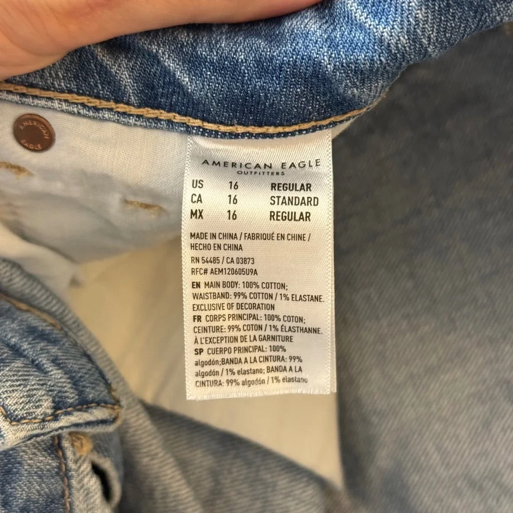American Eagle Mom Straight Jeans Women 16 Blue Patchwork Distressed High Rise